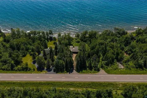 6452 Highway 61 Silver Bay MN 55614
