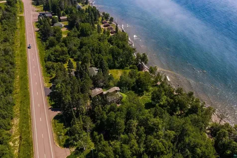 6452 Highway 61 Silver Bay MN 55614