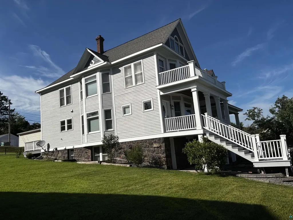 13 W 8th Street Duluth MN 55805