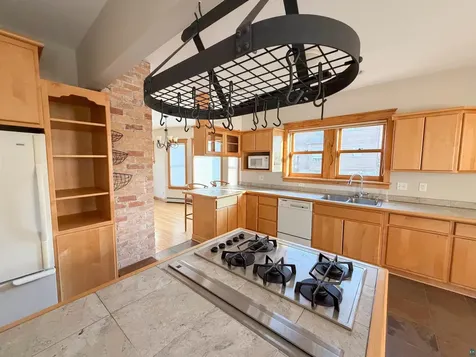 13 W 8th Street Duluth MN 55805