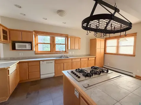 13 W 8th Street Duluth MN 55805