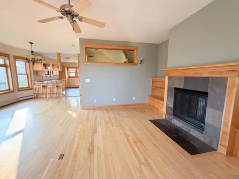 13 W 8th Street Duluth MN 55805