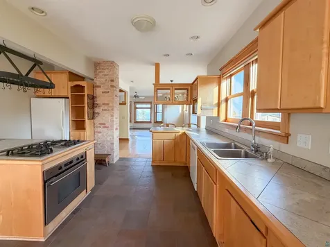 13 W 8th Street Duluth MN 55805