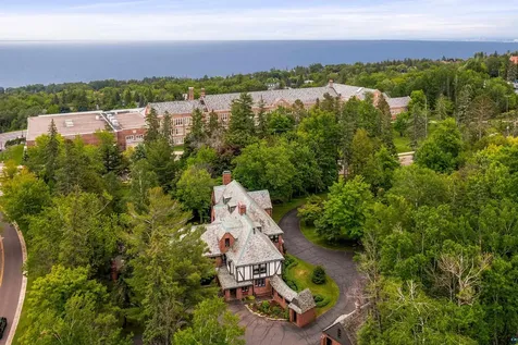 415 N Hawthorne Road Duluth MN 55812