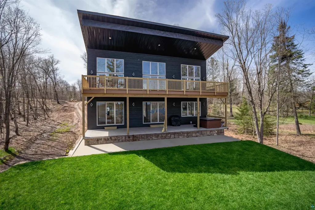2000 W Chub Lake Road Carlton MN 55718