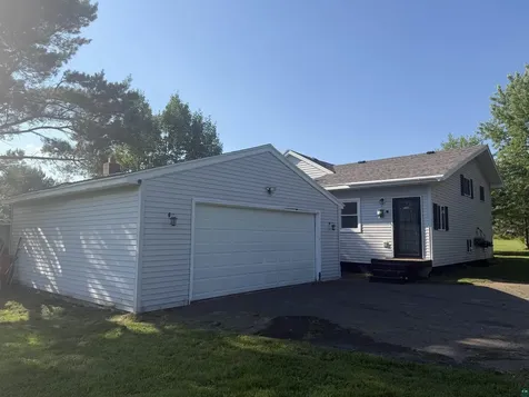 223 Hill Road Esko MN 55733