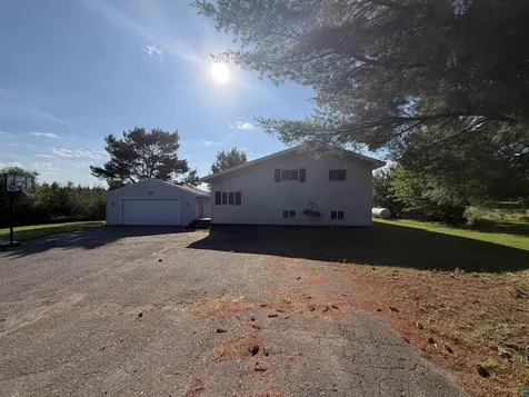 223 Hill Road Esko MN 55733
