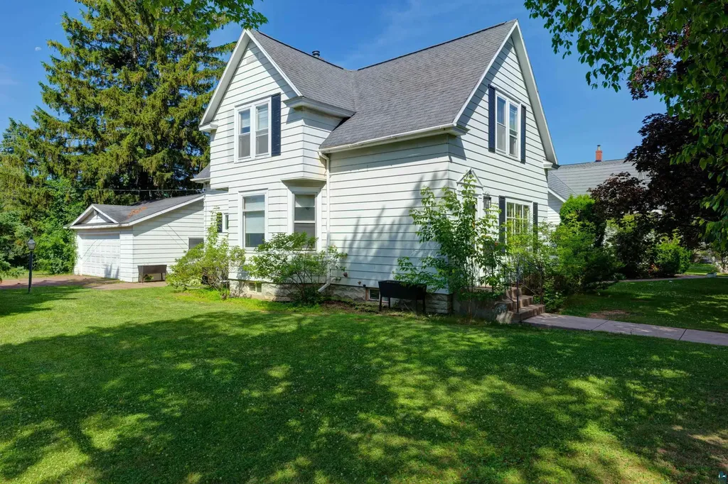 721 10th Avenue W Ashland WI 54806