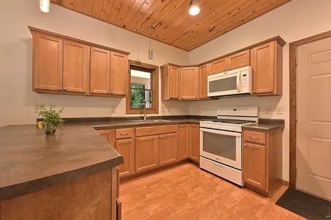 6541 Highway 1 Finland MN 55603