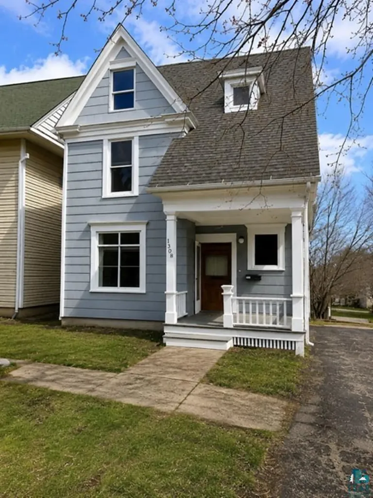 1308 E 4th Street Duluth MN 55805