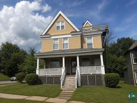 330-332 N 13th Avenue E Duluth MN 55805
