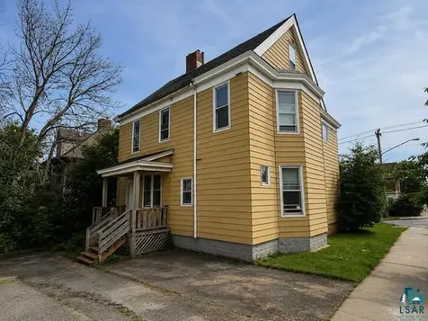 330-332 N 13th Avenue E Duluth MN 55805