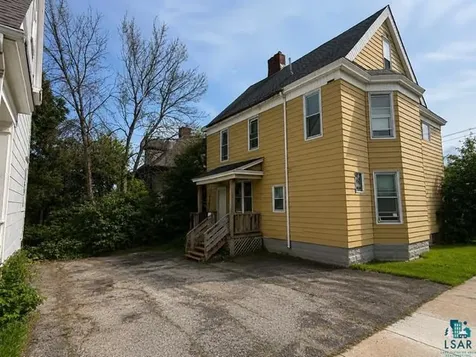 330-332 N 13th Avenue E Duluth MN 55805