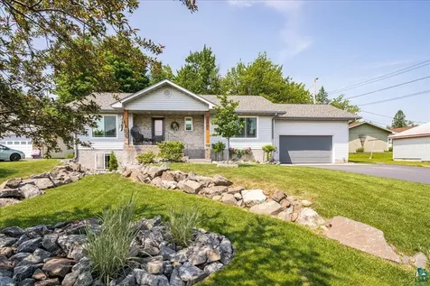 231 Chambersburg Drive Duluth MN 55811