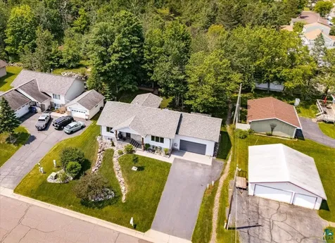 231 Chambersburg Drive Duluth MN 55811