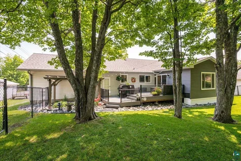 231 Chambersburg Drive Duluth MN 55811