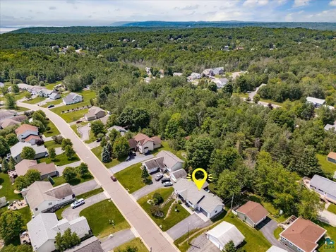 231 Chambersburg Drive Duluth MN 55811