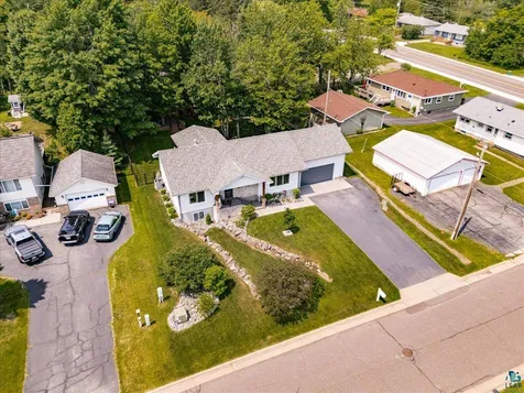 231 Chambersburg Drive Duluth MN 55811