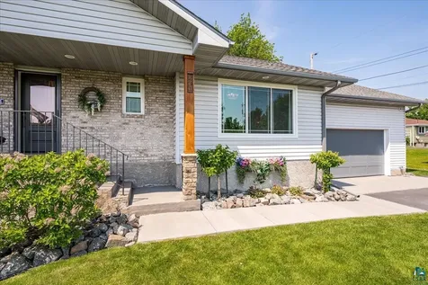 231 Chambersburg Drive Duluth MN 55811