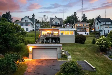 615 W 6th Street Duluth MN 55806