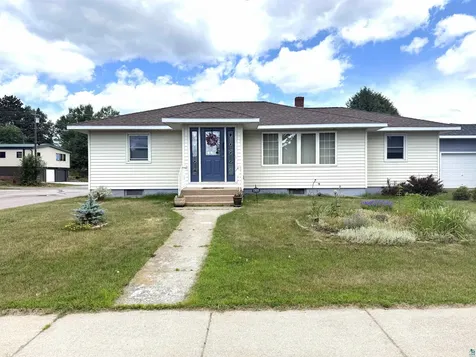 1505 E Harvey Street Ely MN 55731