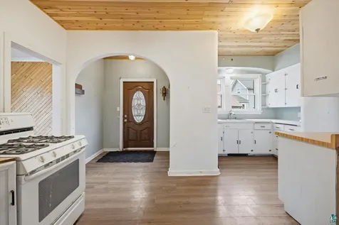 217 NW 3rd Avenue Chisholm MN 55719-6566