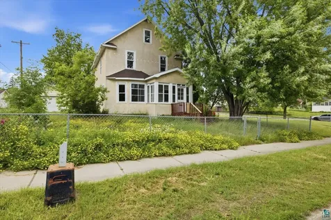 217 NW 3rd Avenue Chisholm MN 55719-6566
