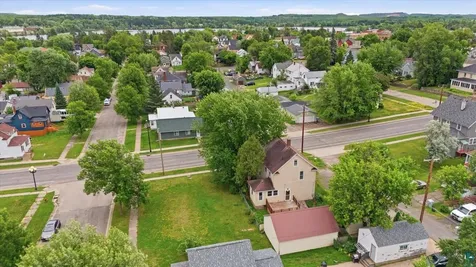 217 NW 3rd Avenue Chisholm MN 55719-6566