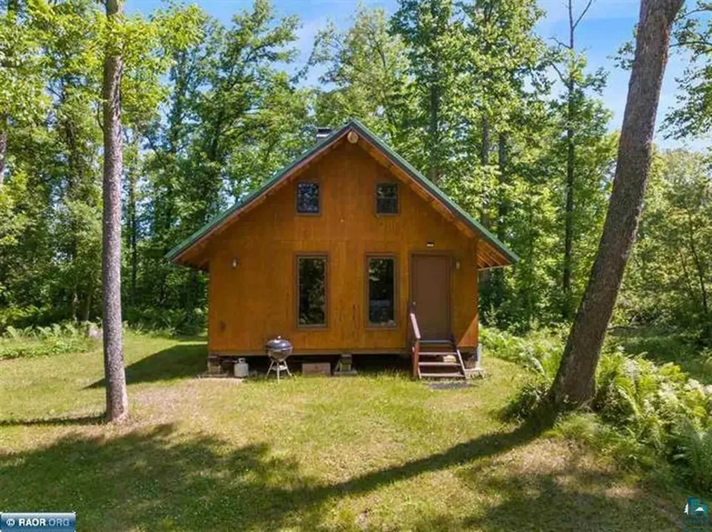 4372 Vermilion Trail Gilbert MN 55741