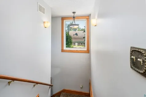 5716 Lakewood Road Duluth MN 55804