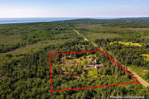 5716 Lakewood Road Duluth MN 55804