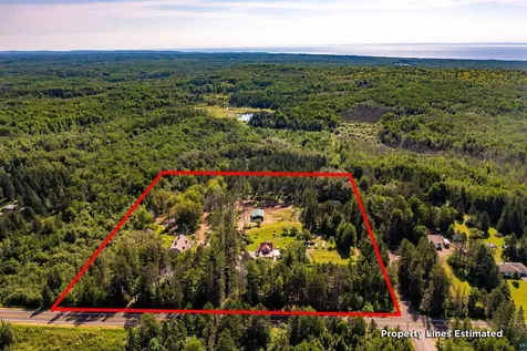 5716 Lakewood Road Duluth MN 55804