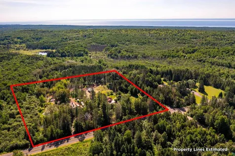5716 Lakewood Road Duluth MN 55804