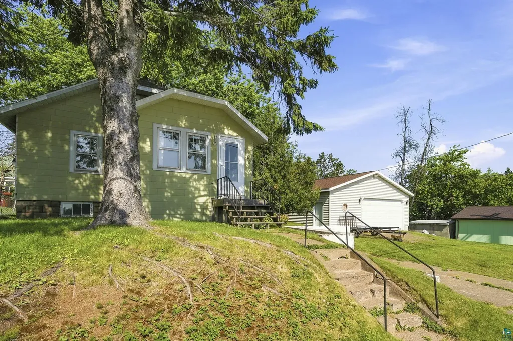 105 N Boundary Avenue Proctor MN 55810