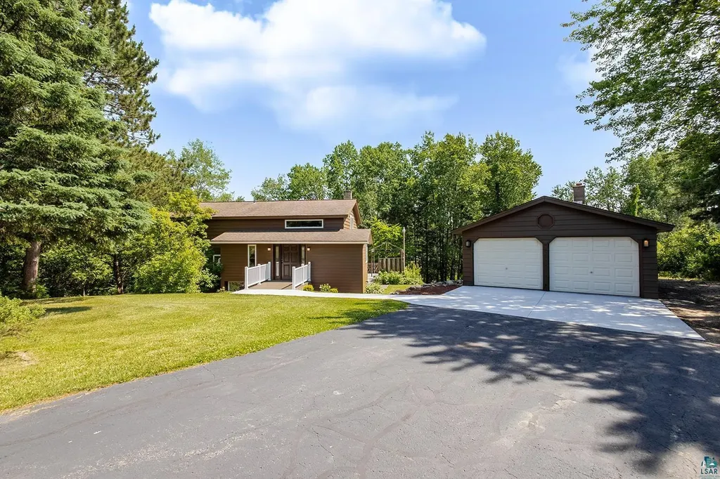 29 North Ridge Road Esko MN 55733