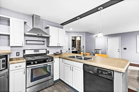 832 Charles Avenue Duluth MN 55807