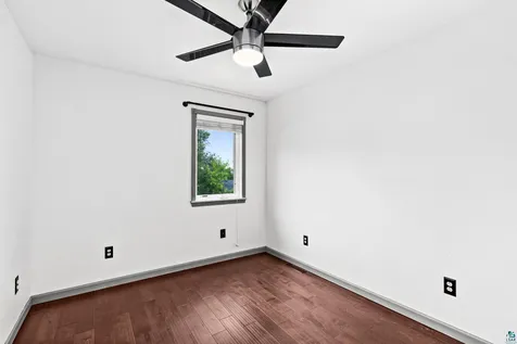 832 Charles Avenue Duluth MN 55807
