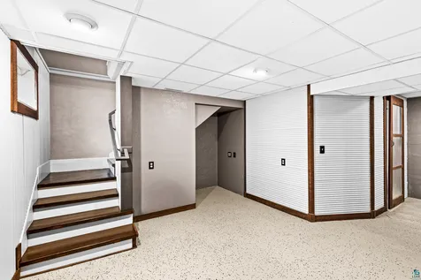 832 Charles Avenue Duluth MN 55807