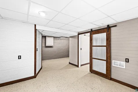 832 Charles Avenue Duluth MN 55807