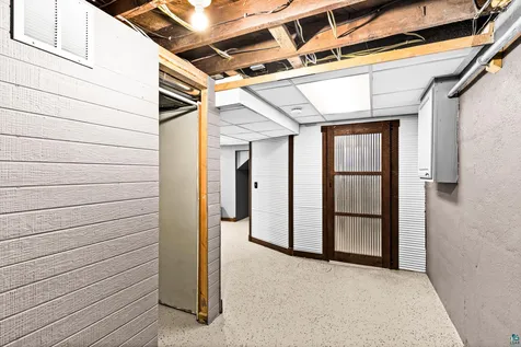 832 Charles Avenue Duluth MN 55807