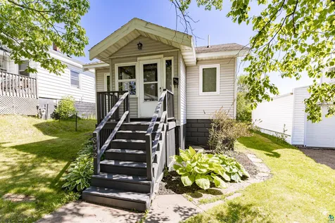 832 Charles Avenue Duluth MN 55807