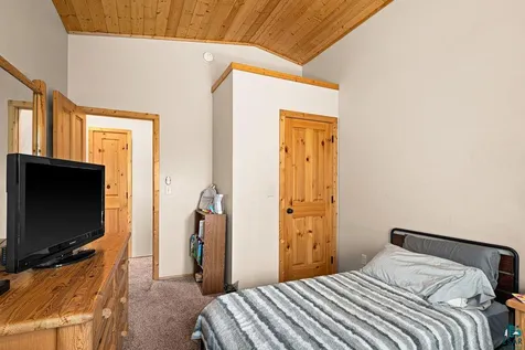 7 High Forest Trail Lutsen MN 55612