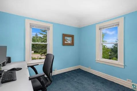 2306 W 12th Street Duluth MN 55806