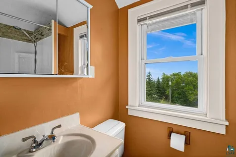 2306 W 12th Street Duluth MN 55806