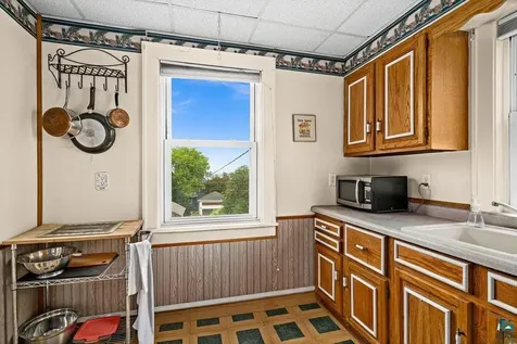 2306 W 12th Street Duluth MN 55806