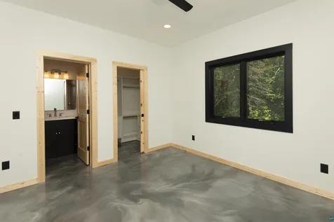 1061 W 3rd Street Grand Marais MN 55604