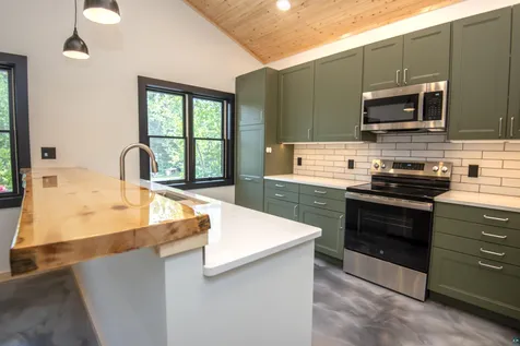 1061 W 3rd Street Grand Marais MN 55604