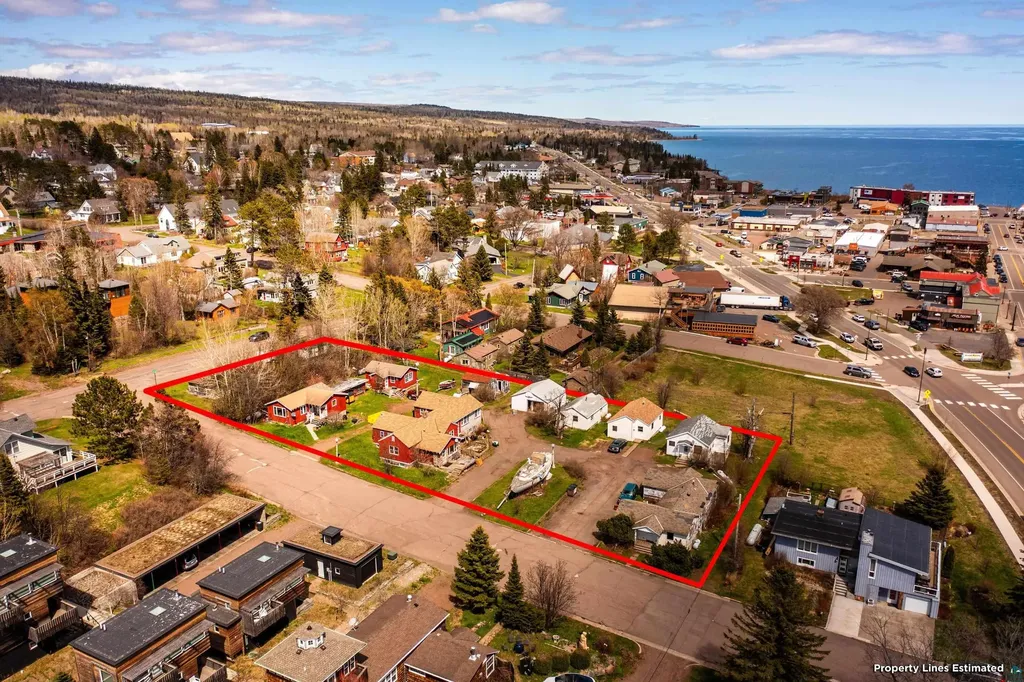 14 W 4th Avenue Grand Marais MN 55604