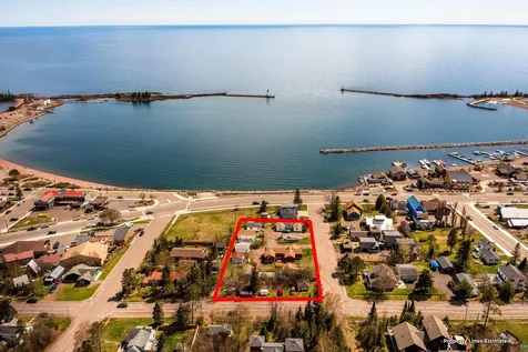 14 W 4th Avenue Grand Marais MN 55604