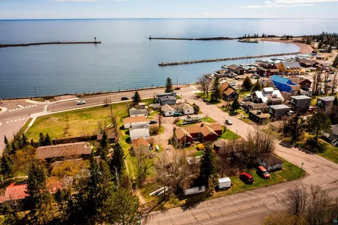 14 W 4th Avenue Grand Marais MN 55604